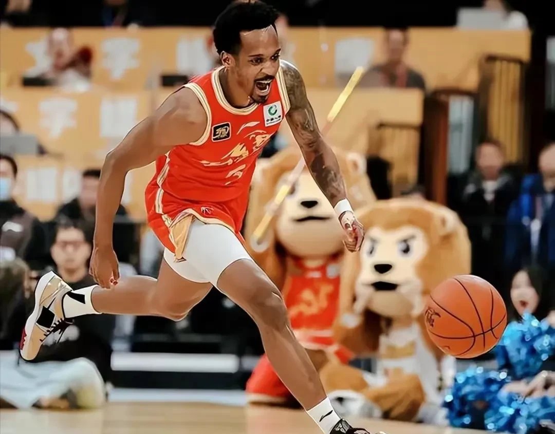 开云-包含国王杯今晚再迎强敌，广厦男篮复出首秀，主帅态度：信心回归，球队文化再被提及的词条