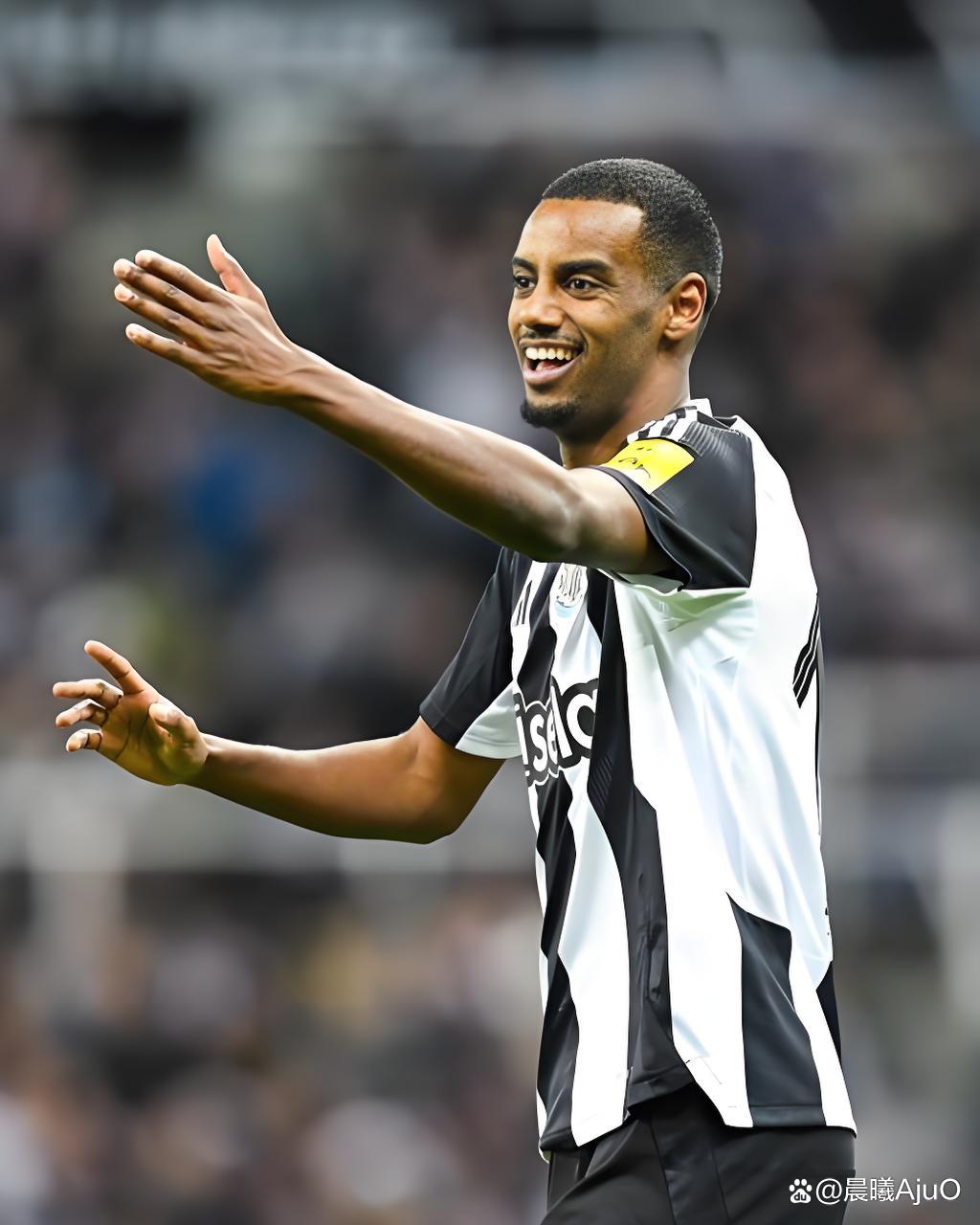 kaiyun-关于利物浦训练开放日，转会期主帅复盘引欢呼，亚冠在即，训练强度明显提升的信息