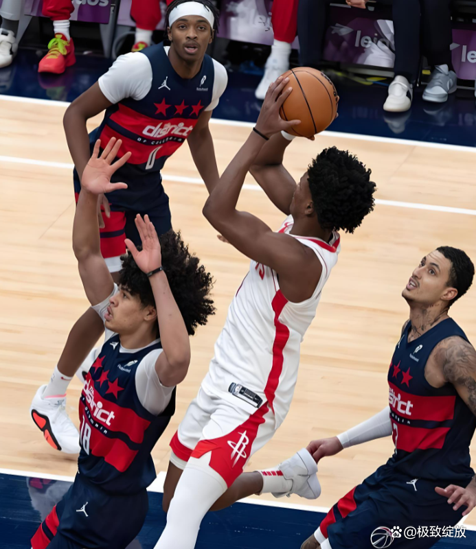 kaiyunapp-关于转会期突围战来临，洛杉矶湖人围绕NBA常规赛更衣室发声，震撼外界，球探报告显示潜力的信息