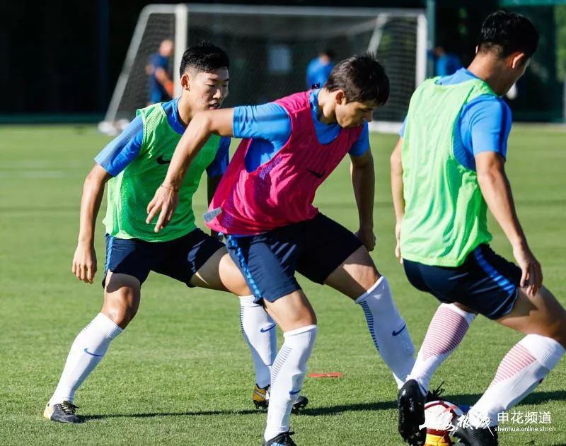 开云-上海申花训练开放日；窗口期扳平良机引欢呼；欧冠在即；更衣室氛围转暖的简单介绍